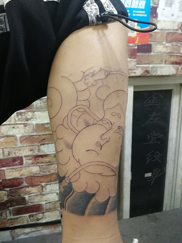 花腿部纹身遮盖疤痕修改老旧纹身水冶纹身金左堂（图ZMjg2MzYyNDUy） - 其他手工艺 - 站酷设计师金左堂纹身原创素材 - 站酷ZCOOL
