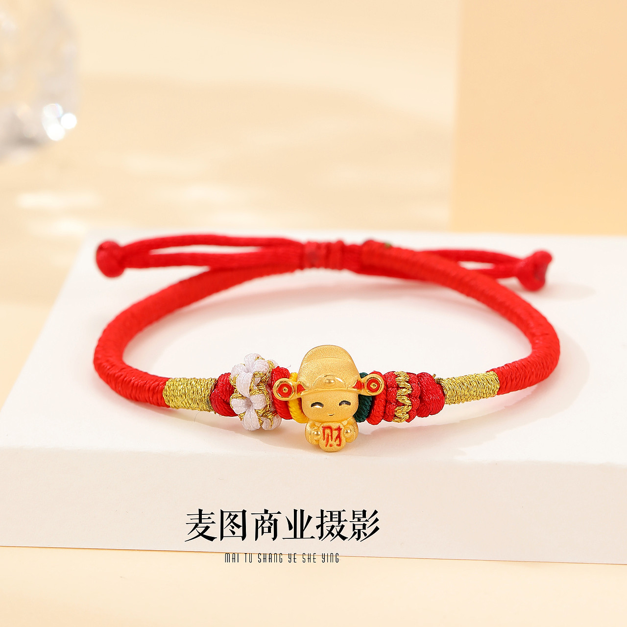 产品摄影 小众饰品手链静物暖系平铺拍摄作品展（图ZMzM0OTgyNTA4） - 产品摄影 - 站酷设计师义乌麦图摄影官网原创素材 - 站酷ZCOOL