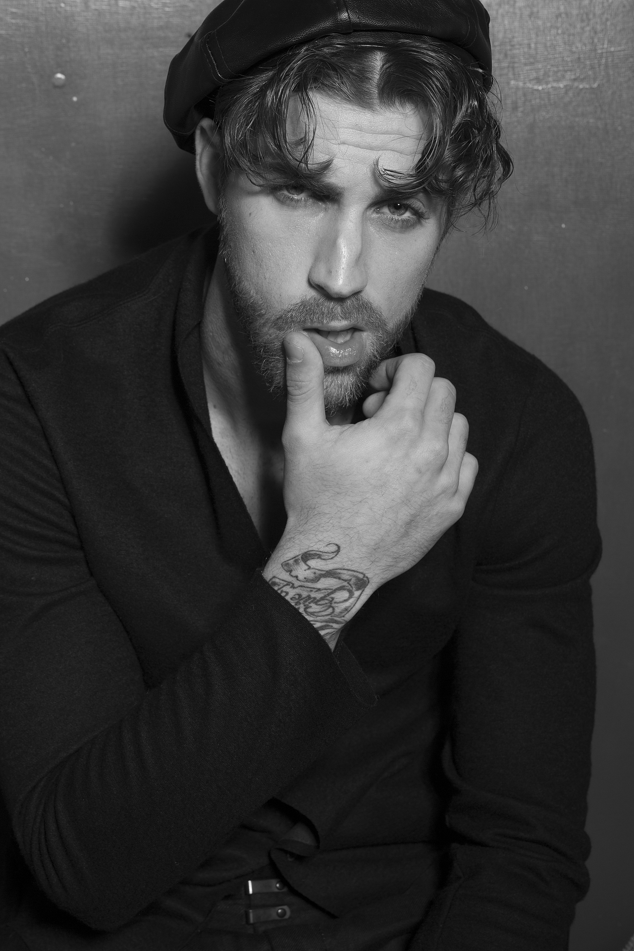 男士黑白人像（图ZMjczMDQxMjg0） - 修图/后期 - 站酷设计师dhgfisahk原创素材 - 站酷ZCOOL