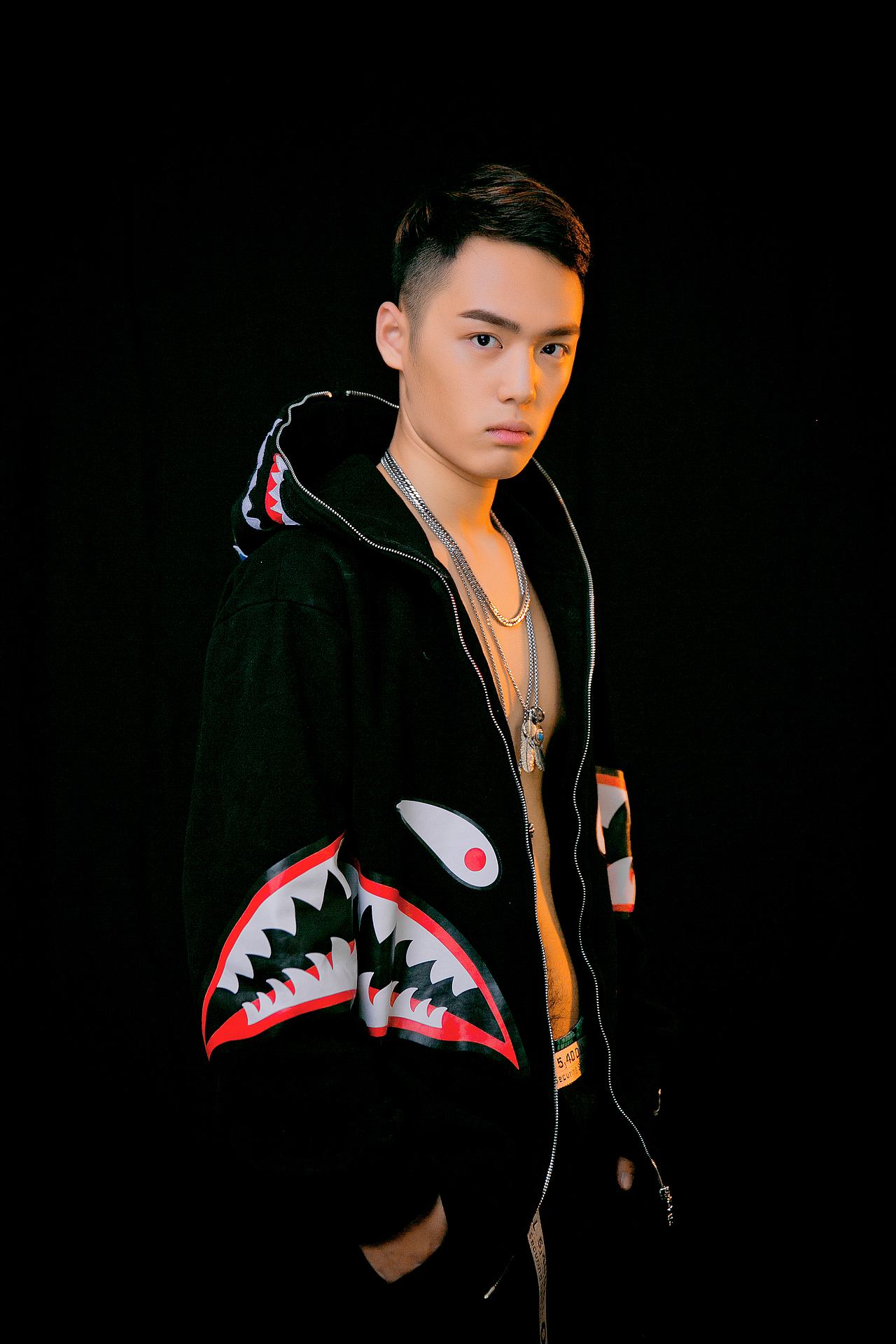 音乐歌手个人形象照