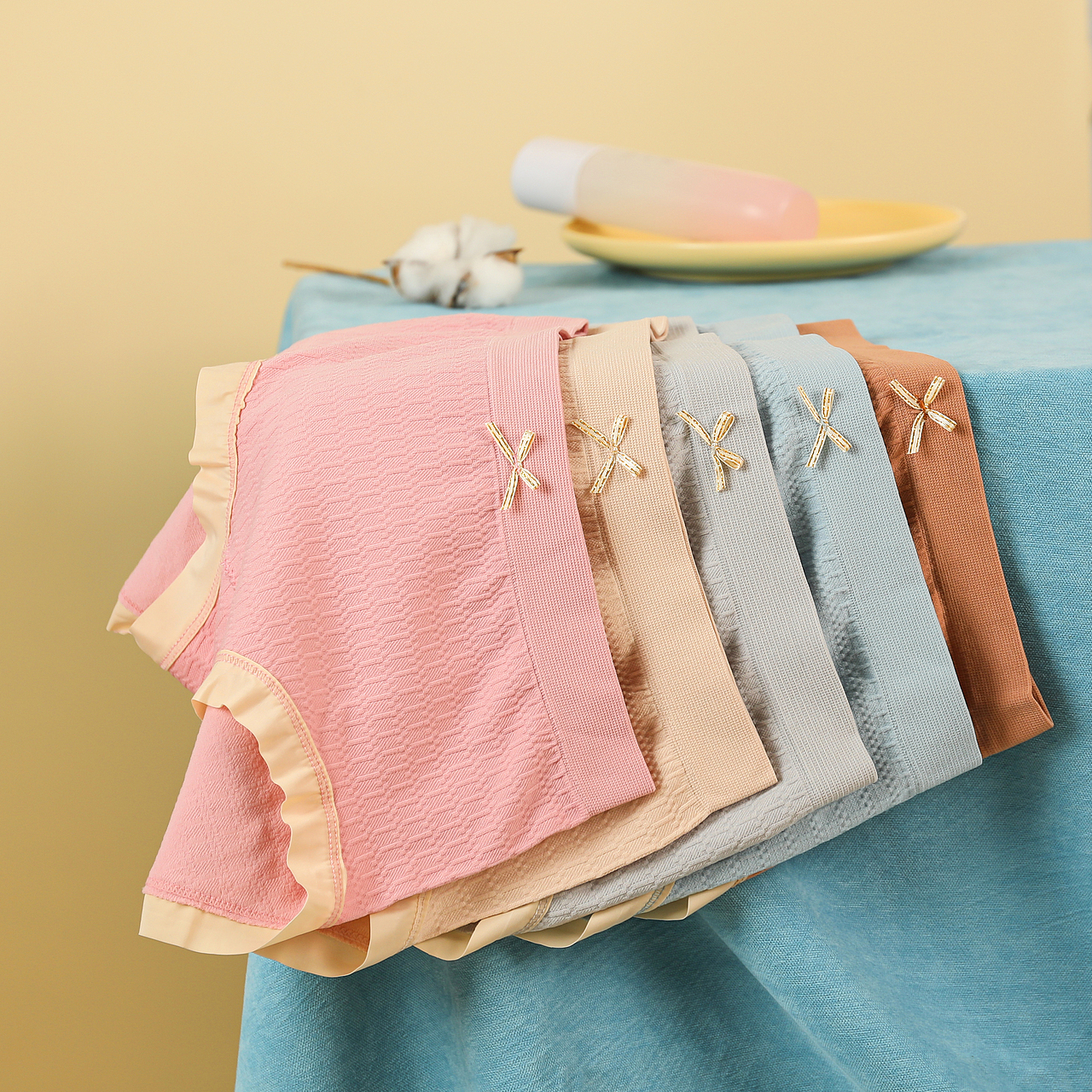 内裤静物作品展示丨青虫文化（图ZMzEzMjE3NTk2） - 产品摄影 - 站酷设计师青虫文化传媒原创素材 - 站酷ZCOOL