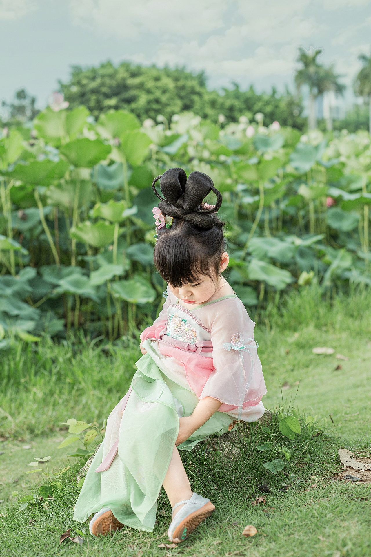 夏日荷花精灵（图ZMzQ0MDAzNDU2） - 人像摄影 - 站酷设计师脱缰的小今原创素材 - 站酷ZCOOL