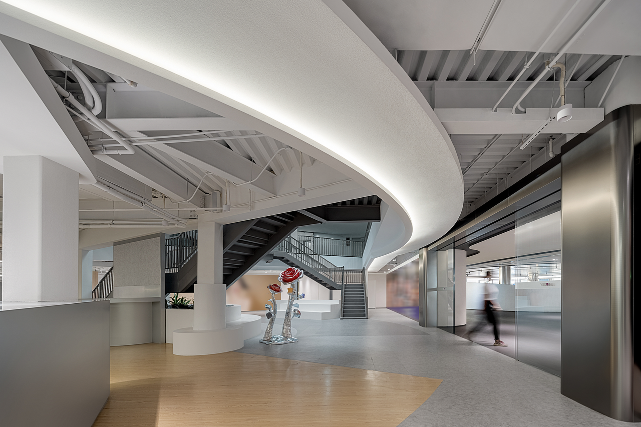 以品牌基因之钥，解锁完美日记多元办公社区