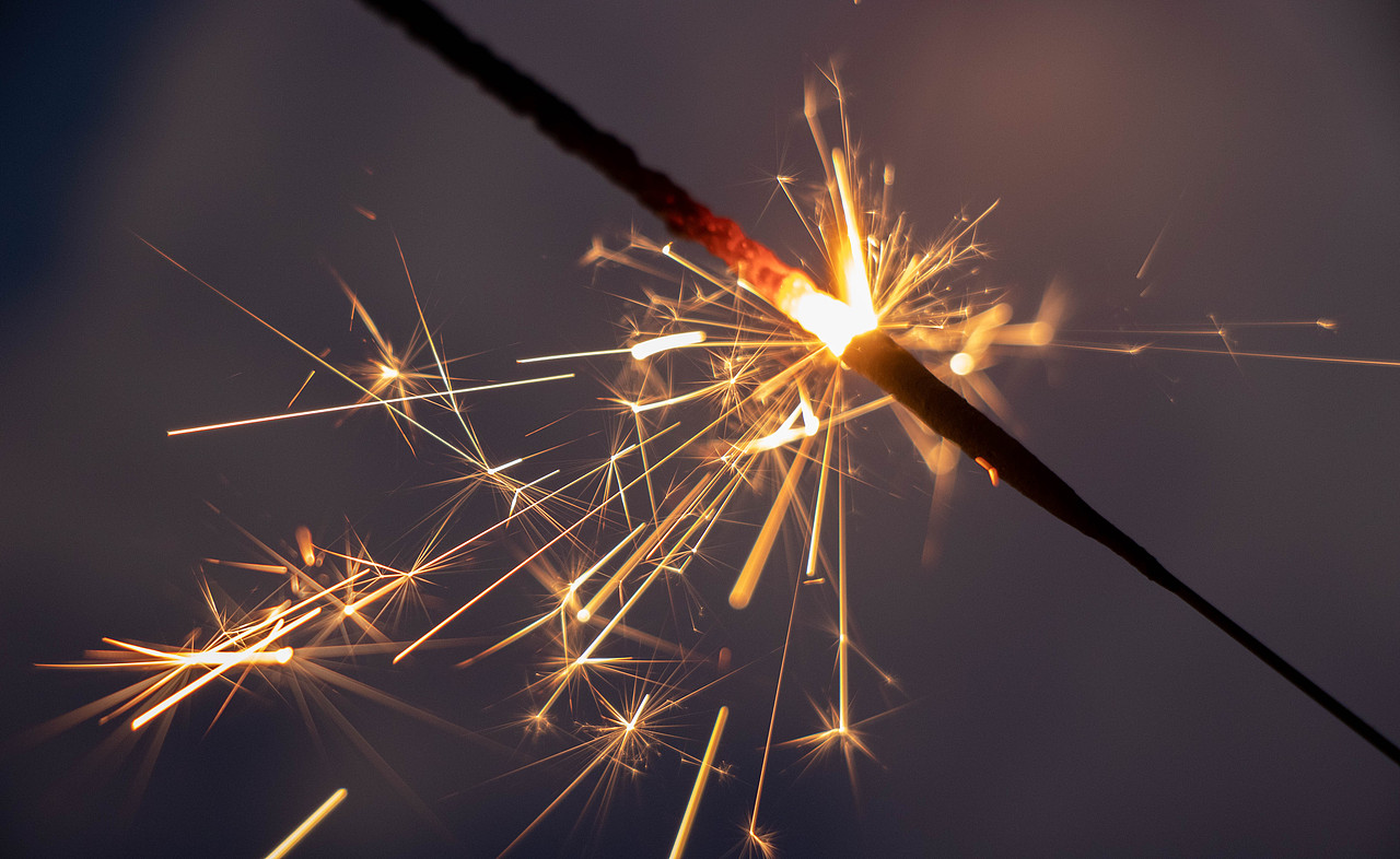 新年小焰火（图ZMzI4MjkzNTk2） - 其他摄影 - 站酷设计师阿修修xiu原创素材 - 站酷ZCOOL