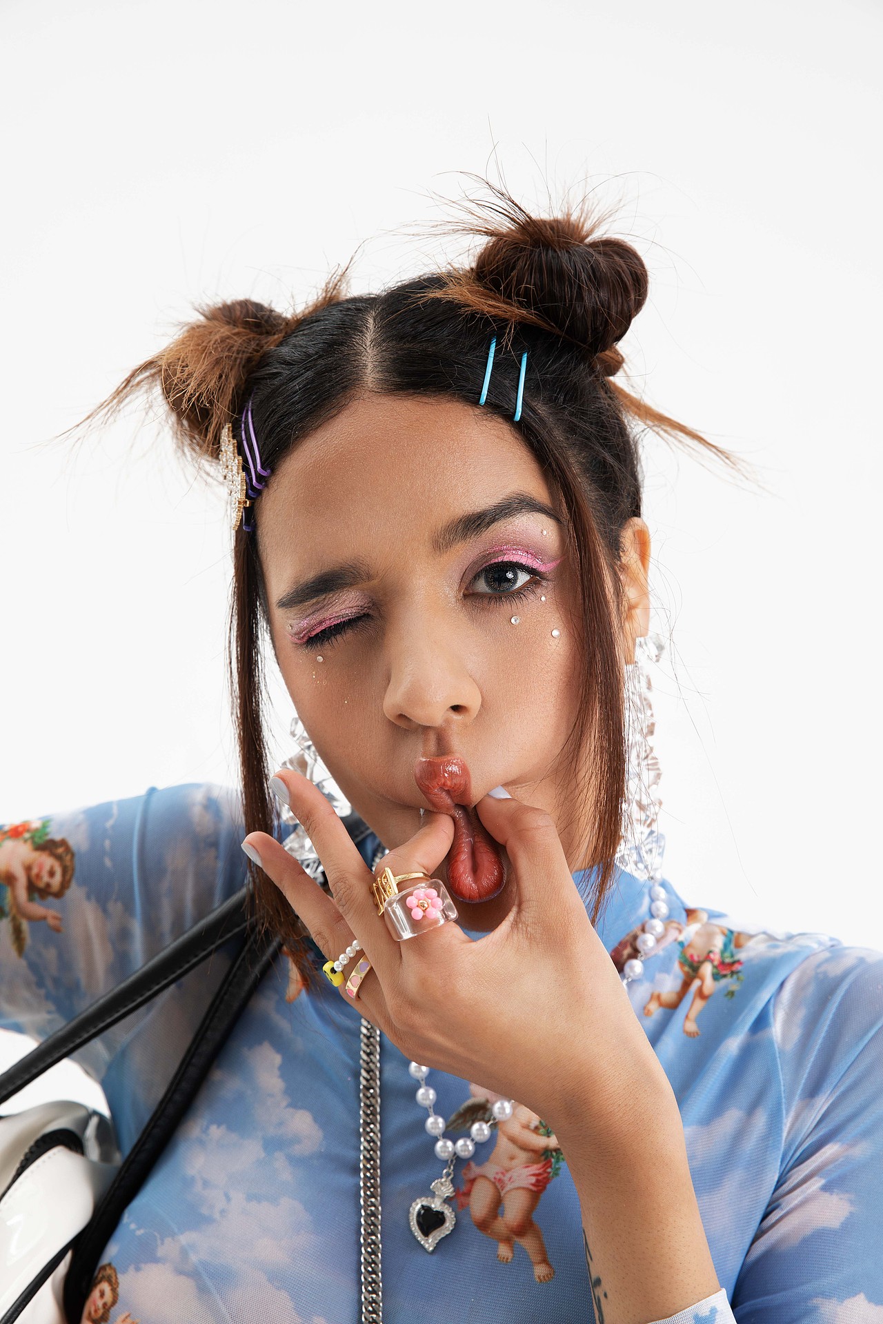 Y2K风格美瞳拍摄（图ZMjk5OTQ1NzY0） - 人像摄影 - 站酷设计师NOSeriousOffice原创素材 - 站酷ZCOOL