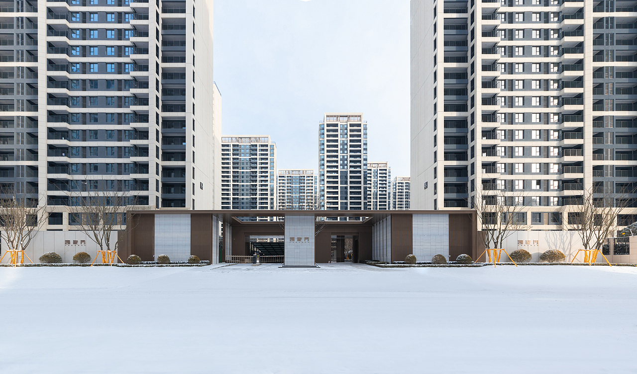 郑州华润凯旋门雪景