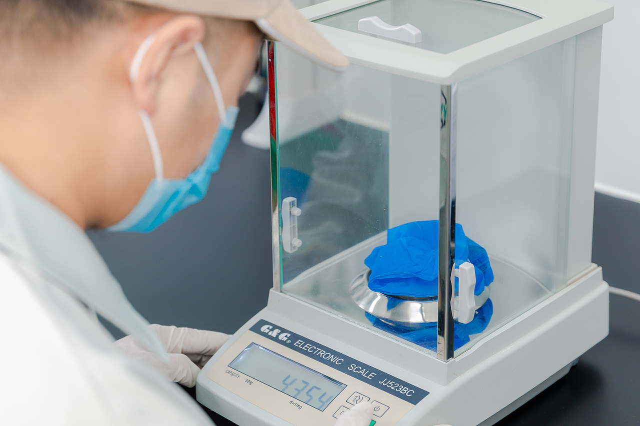 医疗口罩手套工厂拍摄（图ZMzMxOTA3NDEy） - 产品摄影 - 站酷设计师广州慢慢来原创素材 - 站酷ZCOOL