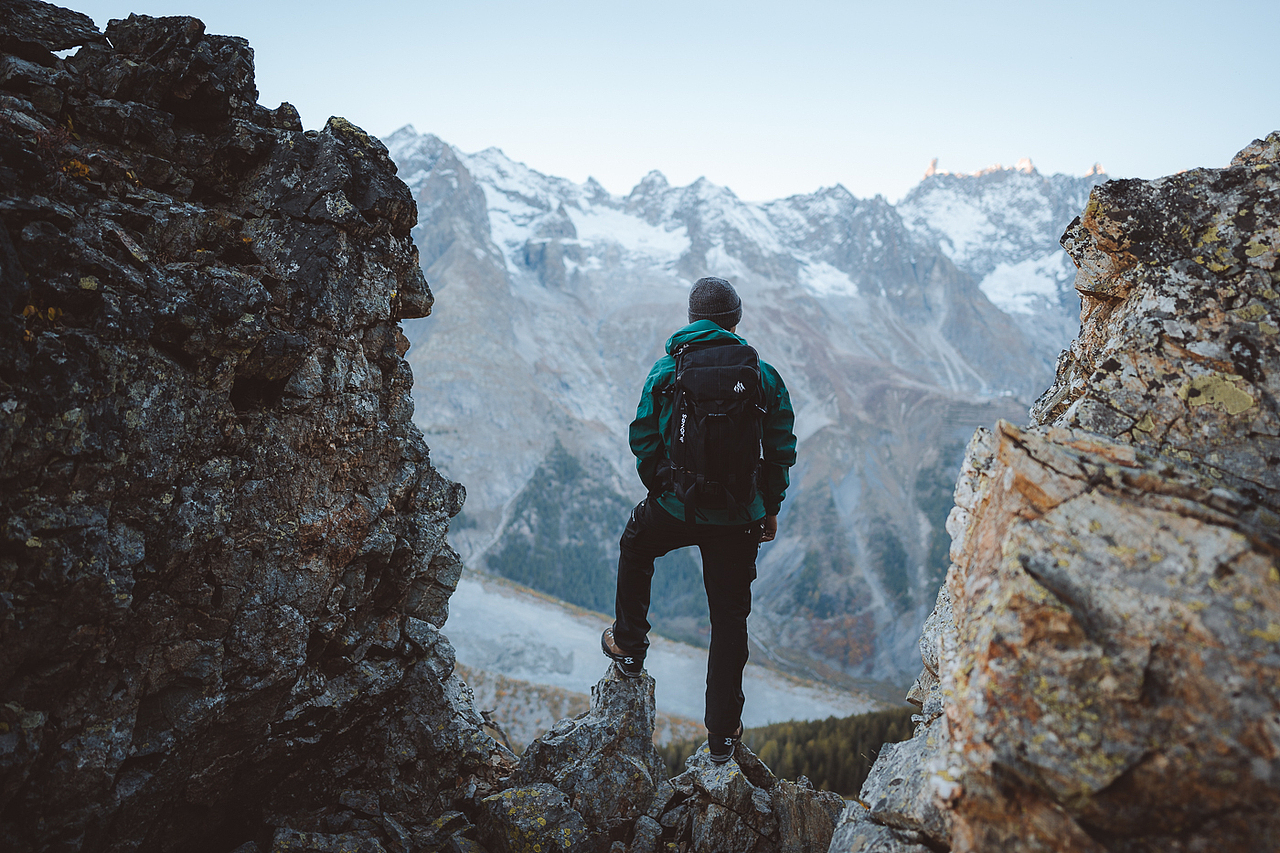【教你】户外装备背囊背包静物摄影拍摄布灯光课程教学（图ZMzYwMjc4NTI0） - 产品摄影 - 站酷设计师托沣摄影培训原创素材 - 站酷ZCOOL