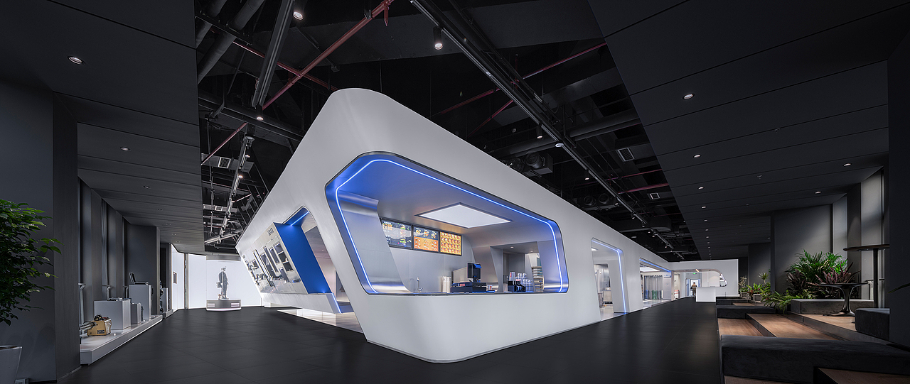 空间中的“第二层皮囊”构成了内外交互的关系