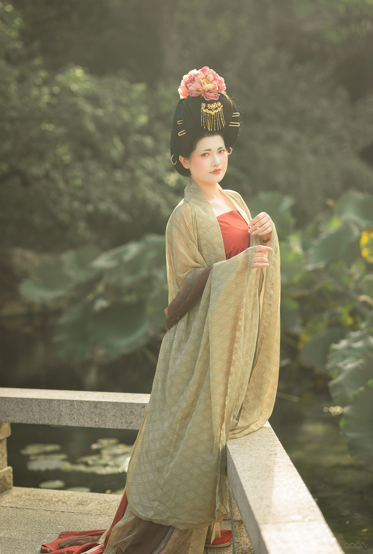 簪花仕女图