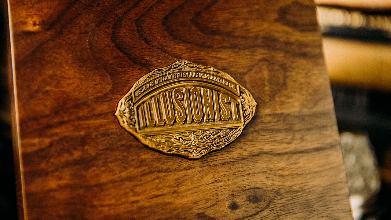 Illusionist 魔术师收藏纸牌扑克套装礼盒设计（图ZMzAxNDA1NTQ0） - 包装 - 站酷设计师ARK方舟扑克原创素材 - 站酷ZCOOL