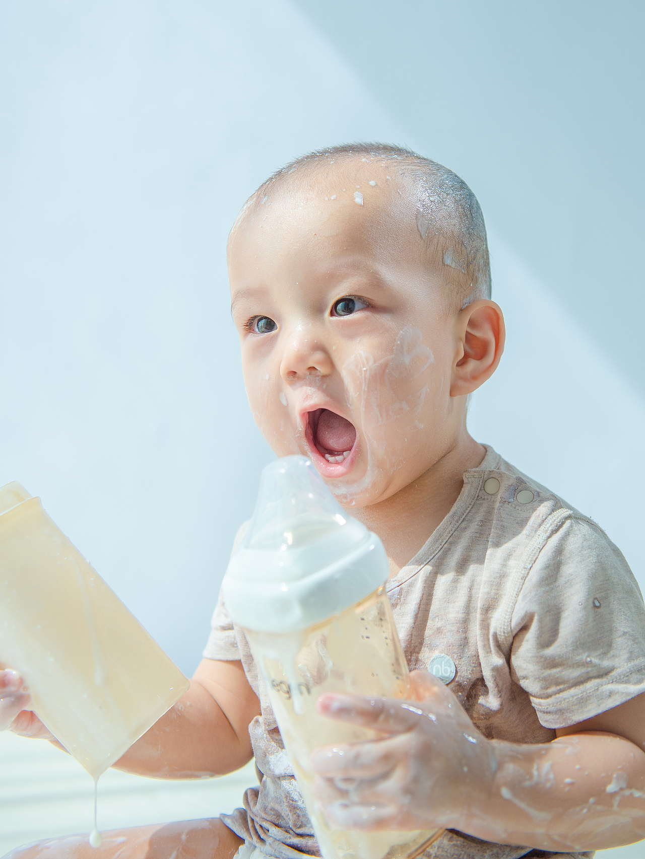 【小牛爱喝酸奶】