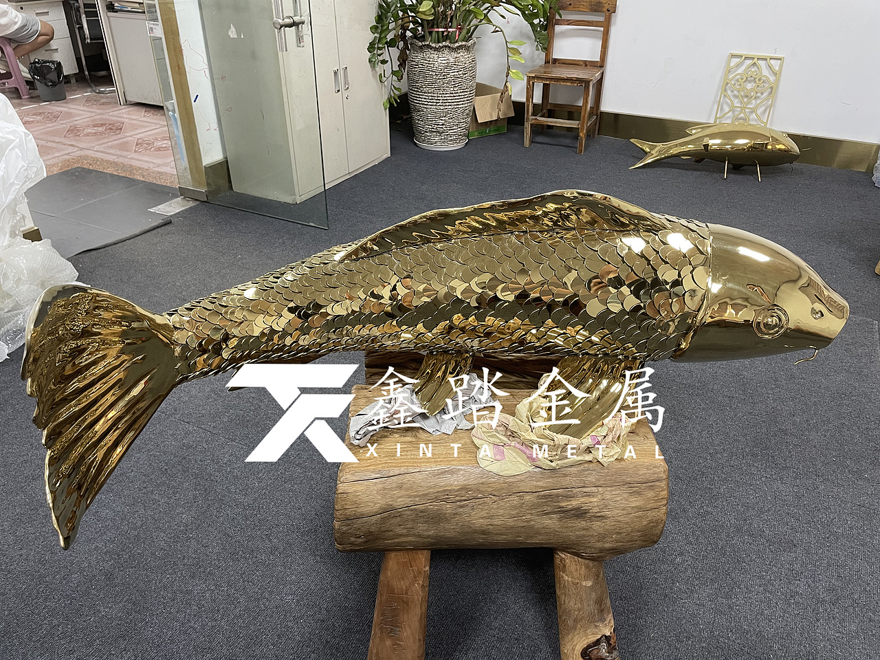 广场镜面不锈钢锦鲤鱼雕塑寓意好运附体、年年有“鱼”