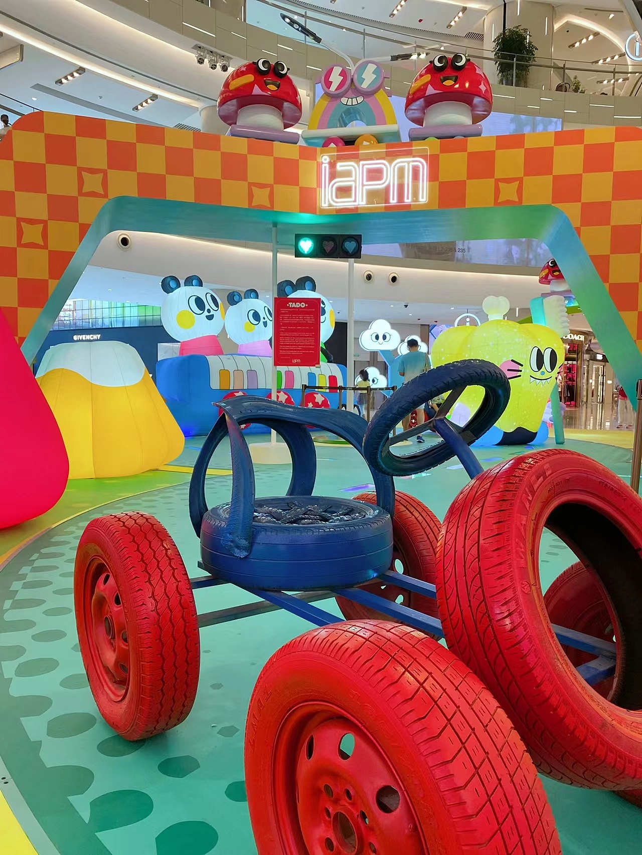 大明气模——上海环茂商场美陈气模