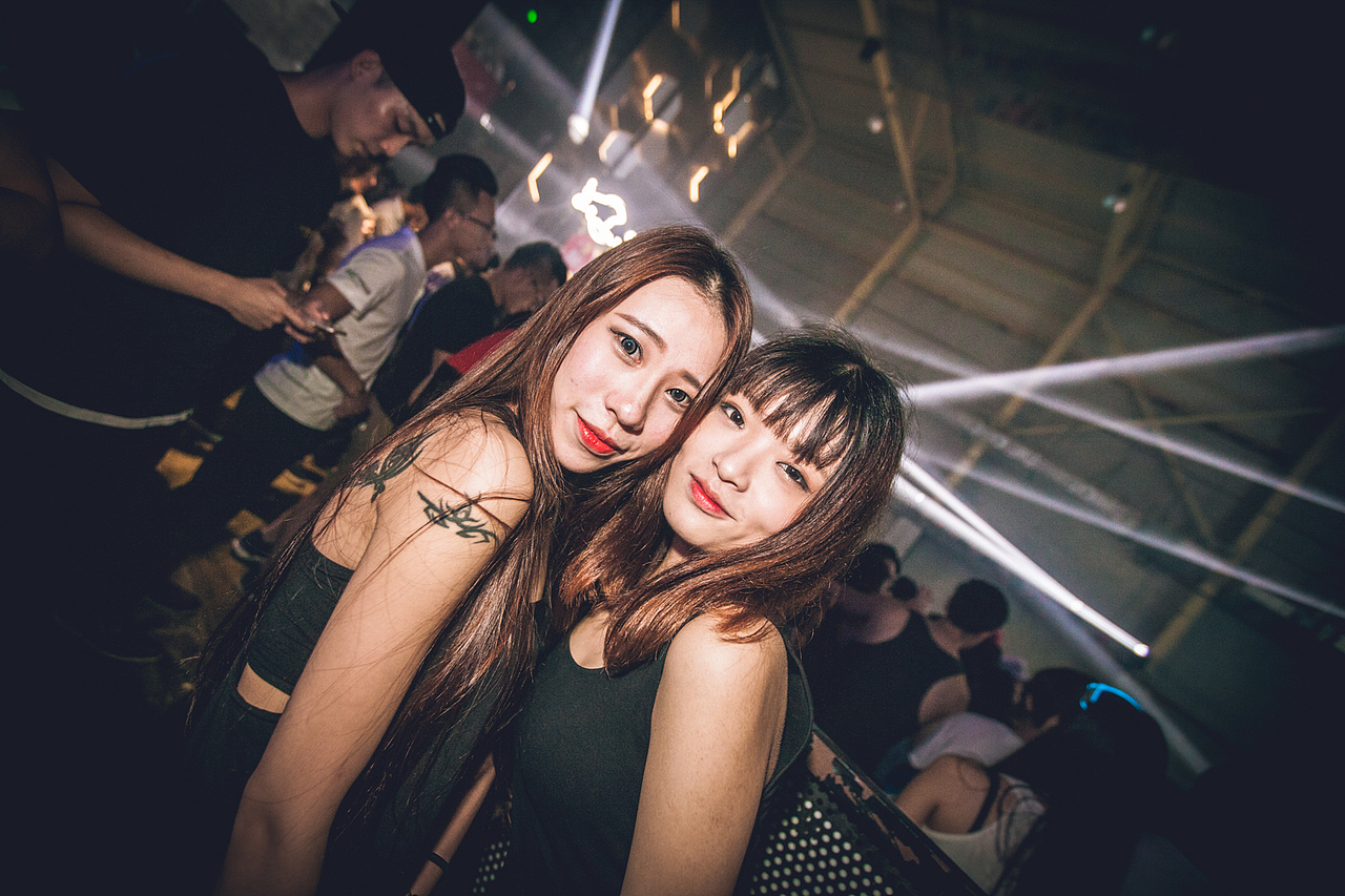 深圳电音party【Red Bull Mad House VOL.2】（图ZNDg3MTEyNjg=） - 人像摄影 - 站酷设计师xubin1123原创素材 - 站酷ZCOOL