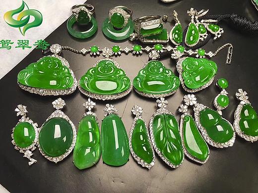 鸳翠鸯珠宝—【魂牵梦绕的翡翠帝王绿】