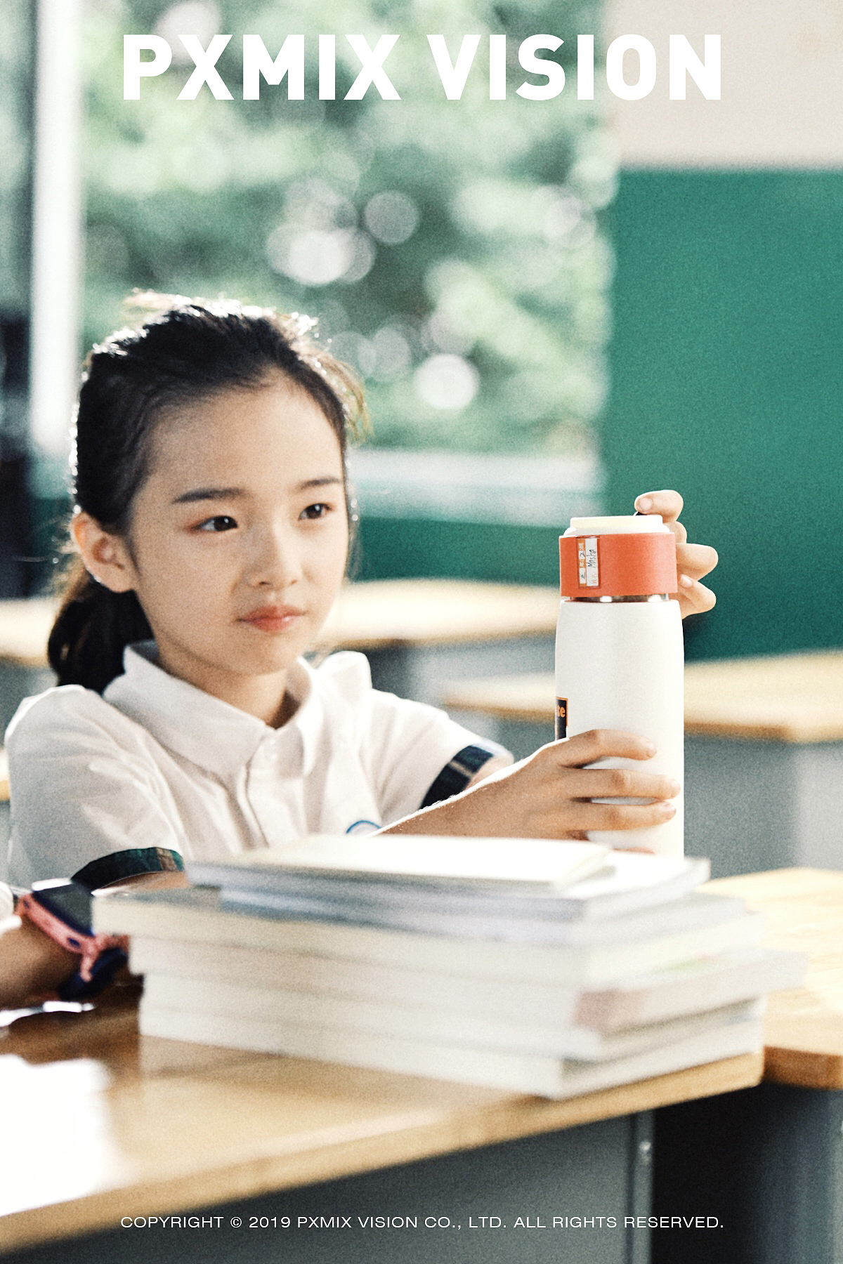 三年二班保温杯 | 飞剑 × 象线视觉（图ZMTY1Mzk2ODYw） - 产品摄影 - 站酷设计师光影集原创素材 - 站酷ZCOOL