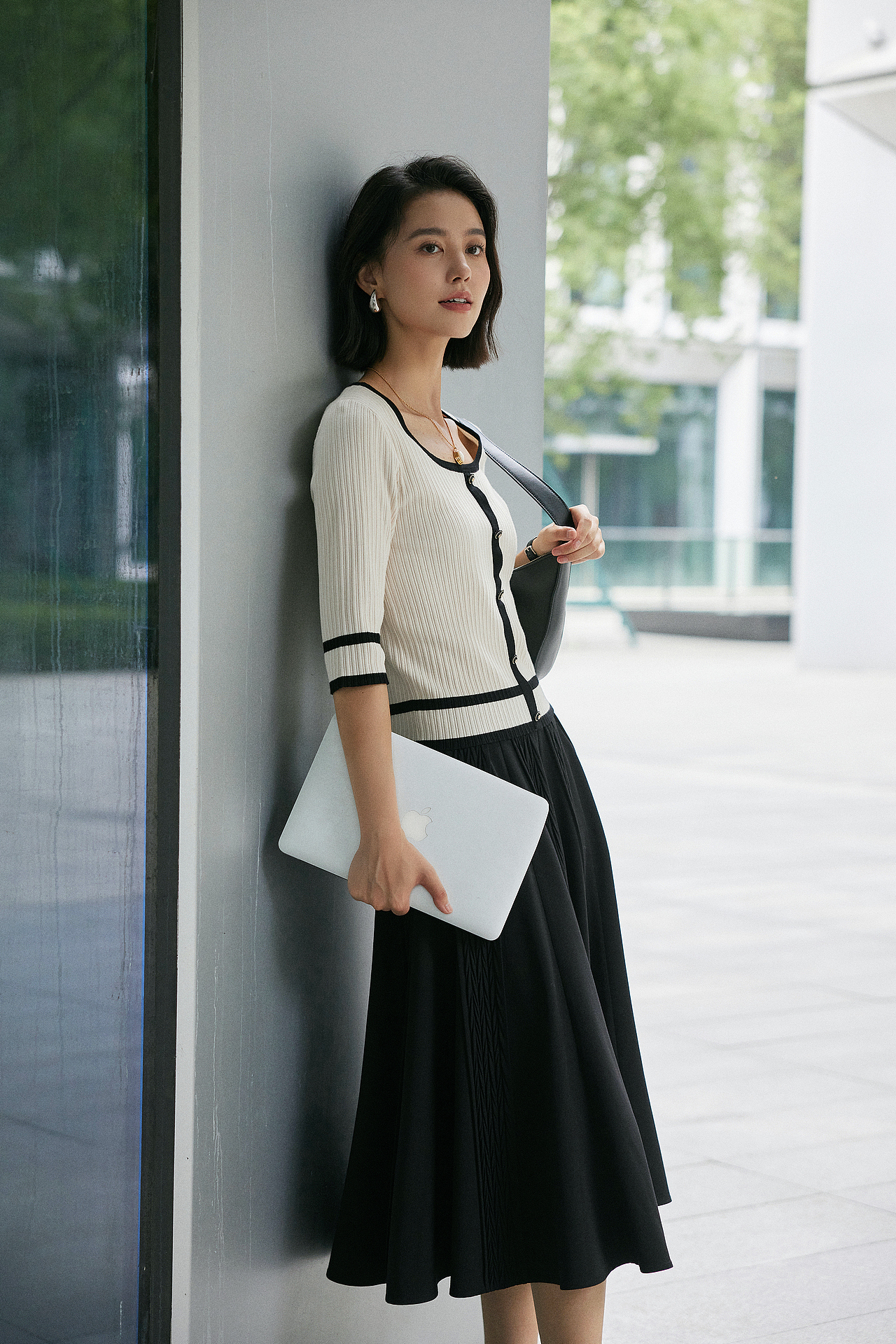 都市丽人下班啦😀