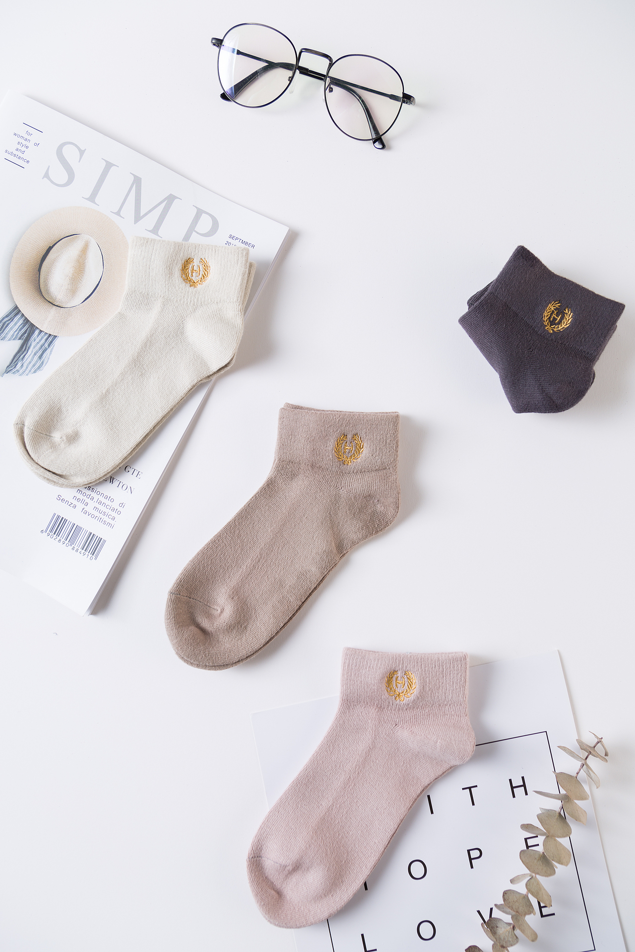 袜子（图ZMTc2NTg0Njg0） - 人像摄影 - 站酷设计师锦衣卫工作室原创素材 - 站酷ZCOOL