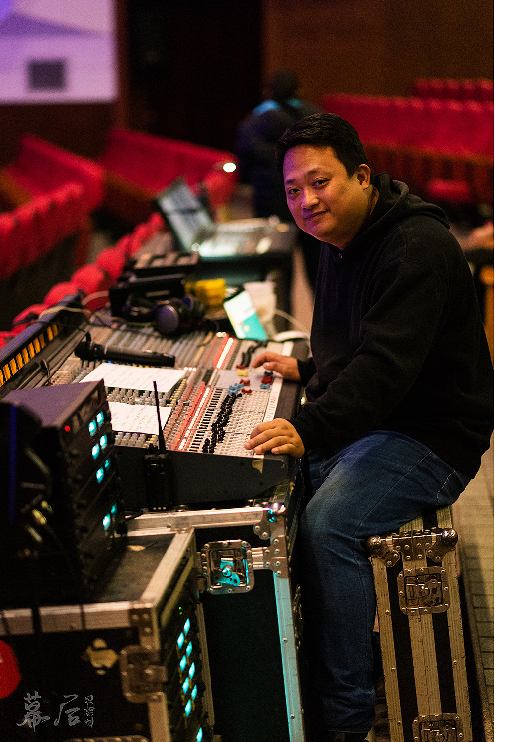 音控师灯光师编剧(中),高甲剧团团长(右)推 荐