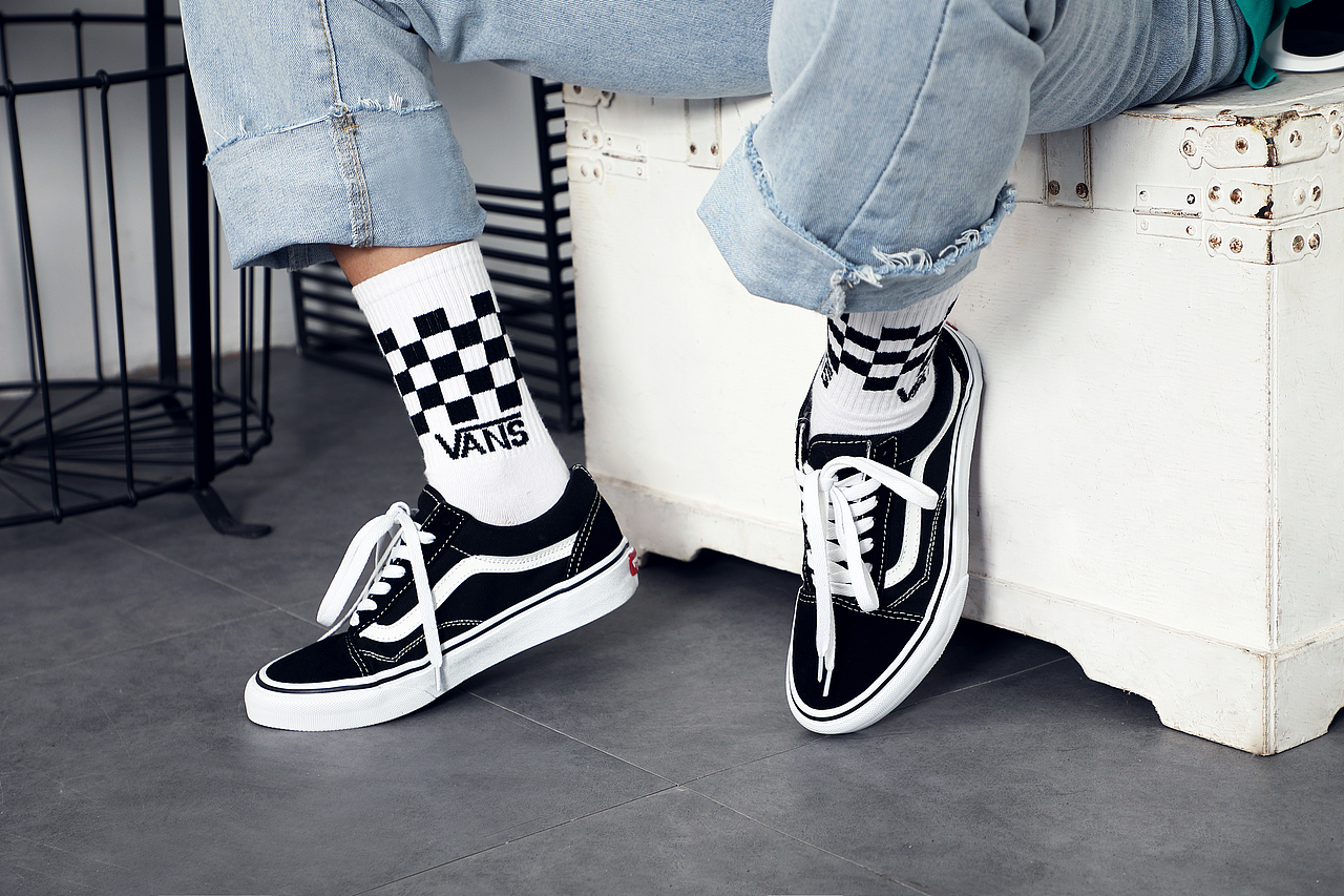 广州金也摄影公司-模特鞋子包包行李箱服装拍摄