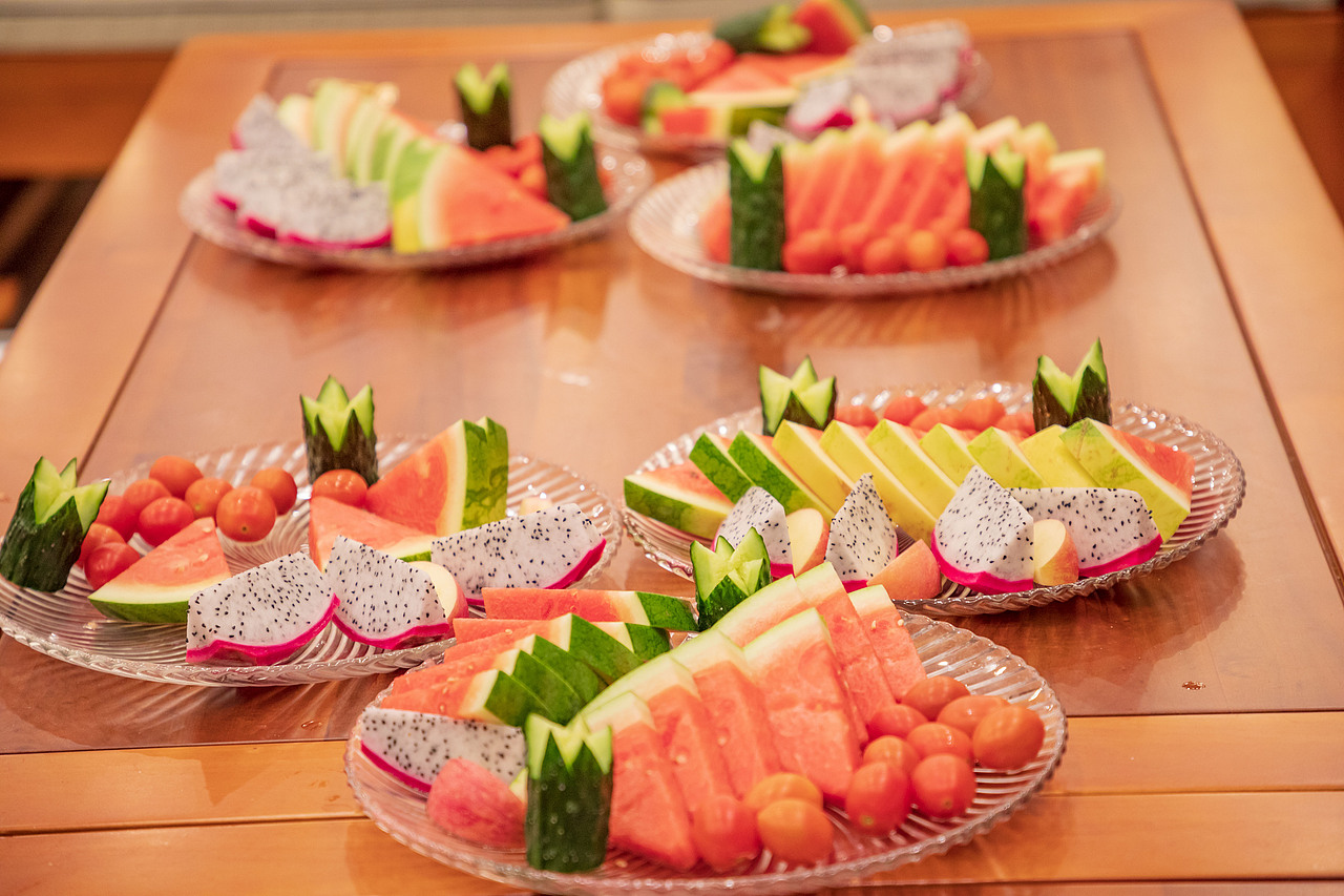 果盘碟子盘子喜糖茶壶迎宾台喜字贴名册红酒酒杯