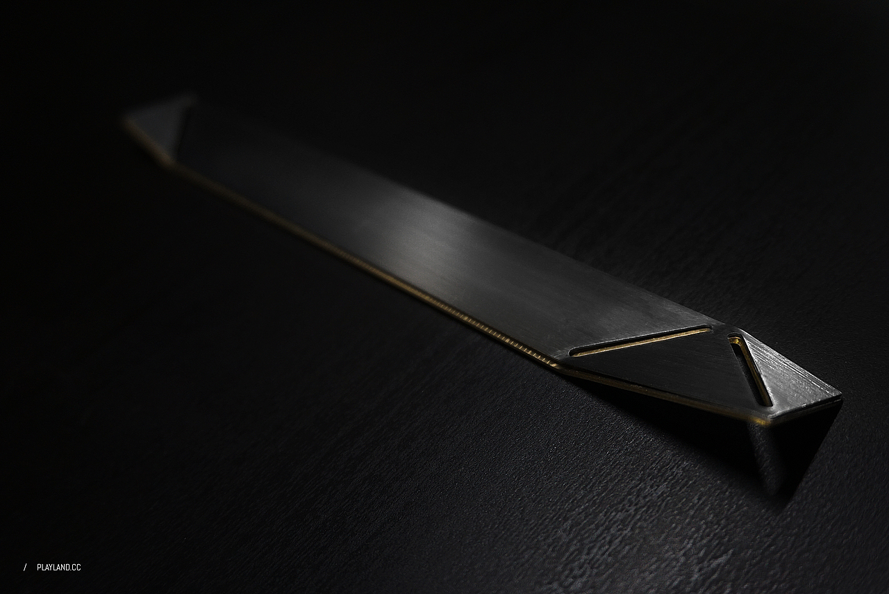 A RULER / 一把尺子