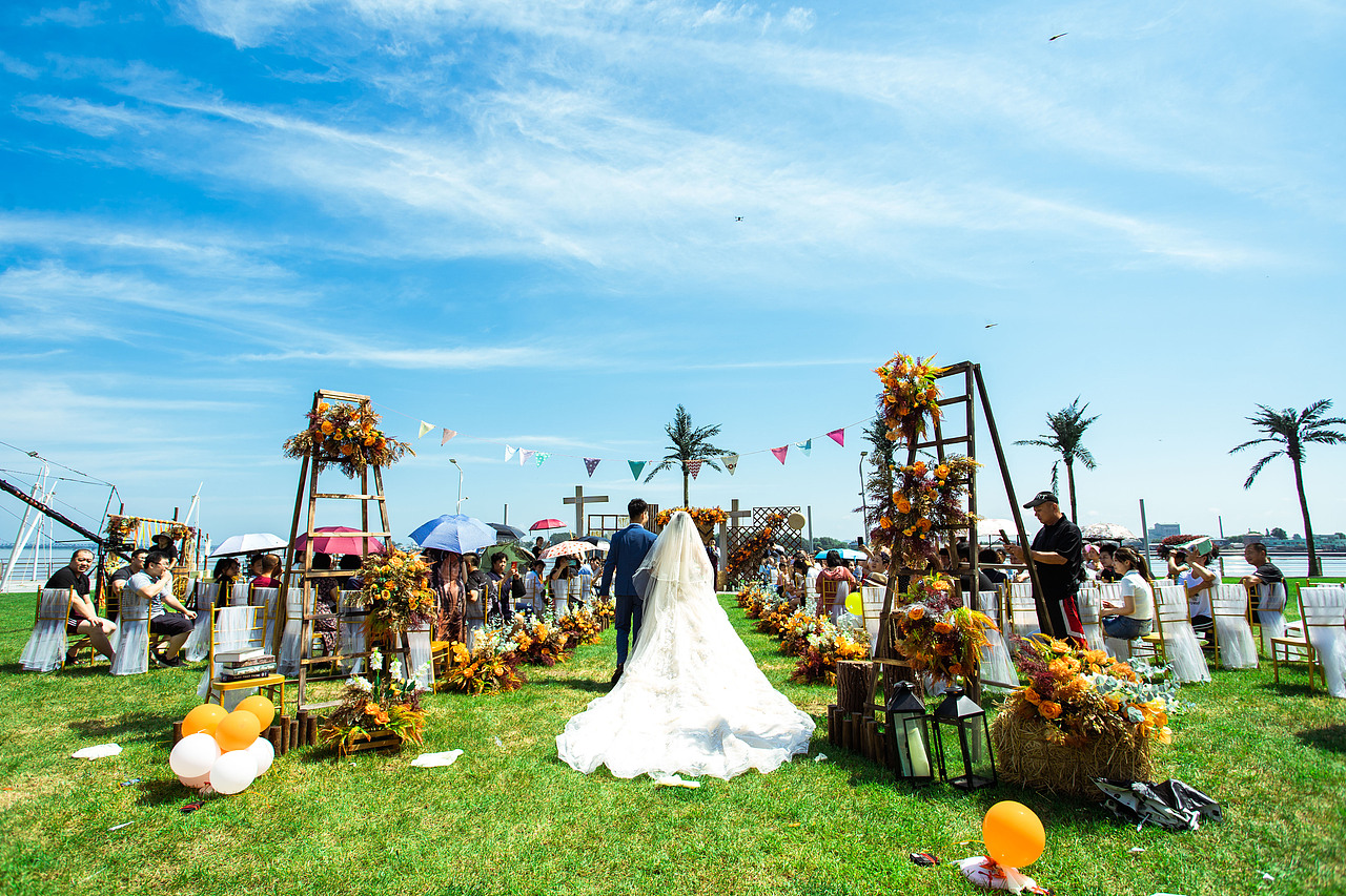 户外草坪婚礼