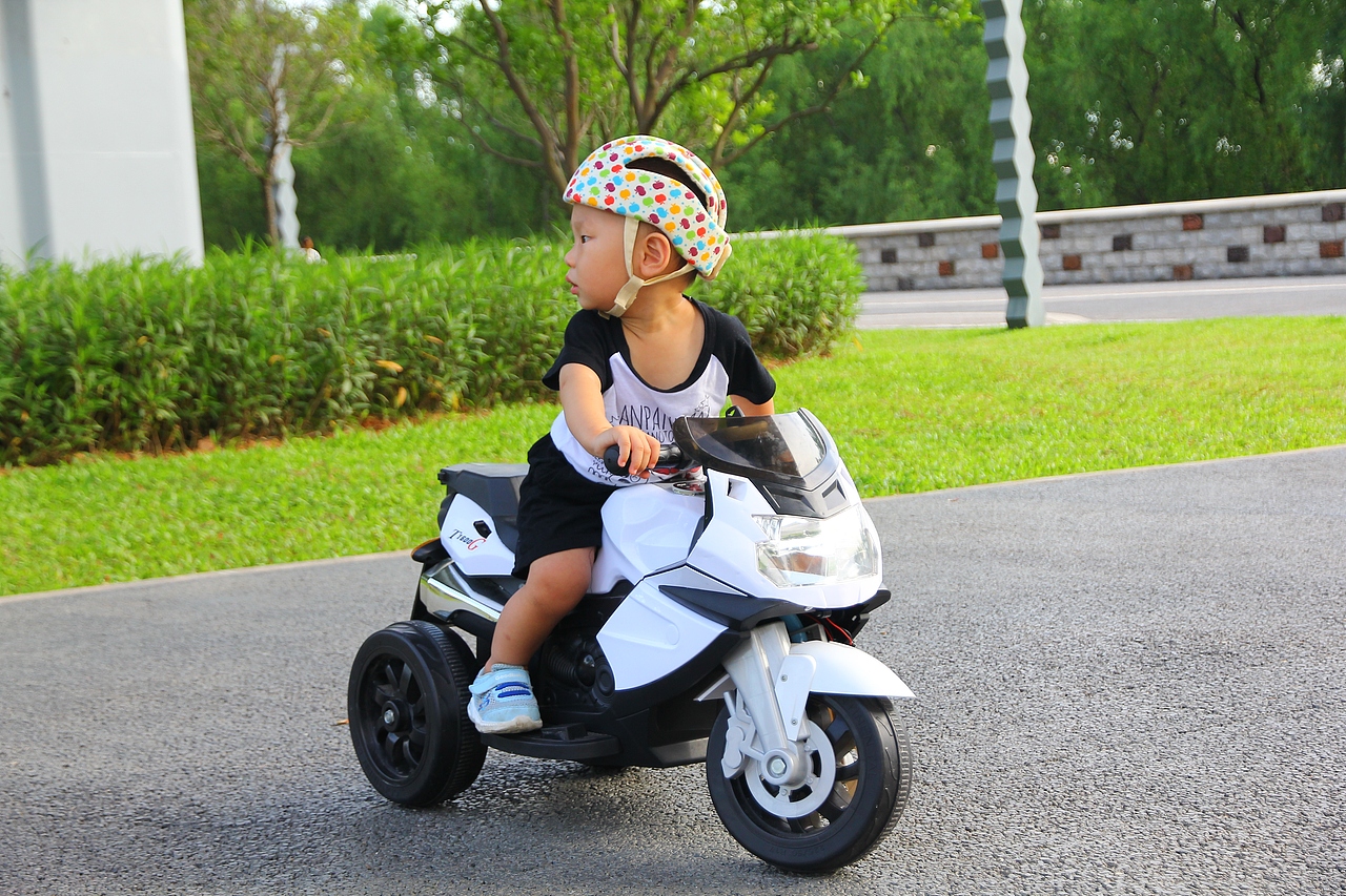 17M 机车男孩 | 李皮皮（图ZMTY1NDYzMTI0） - 人像摄影 - 站酷设计师mooncake_wong原创素材 - 站酷ZCOOL