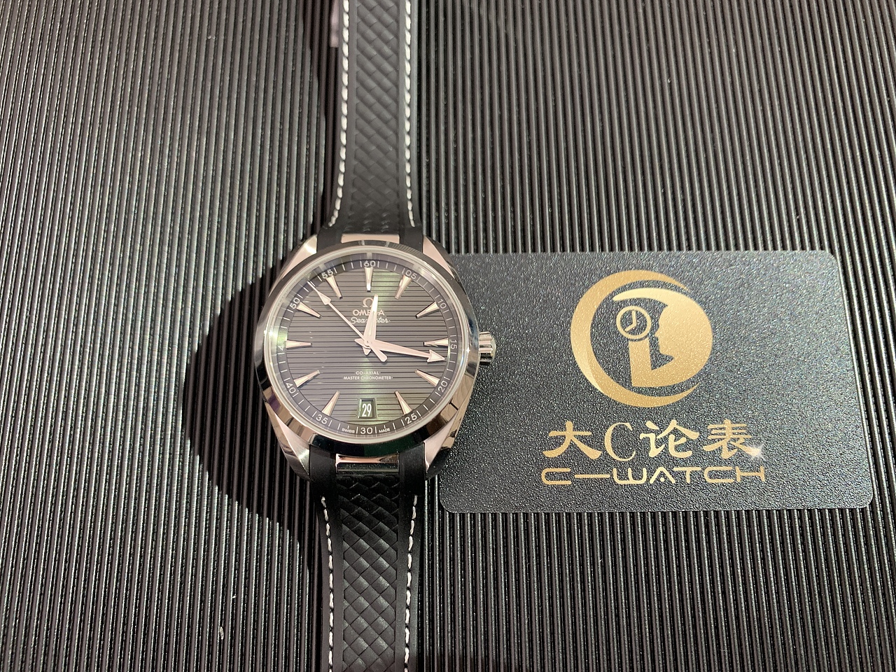 始料未及竟是这种颜色,VS欧米茄海马150柚木绿面