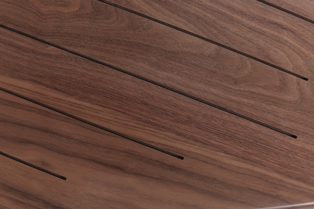 防变形槽,防止面板因为空气中的含水率和干燥而变弯曲。