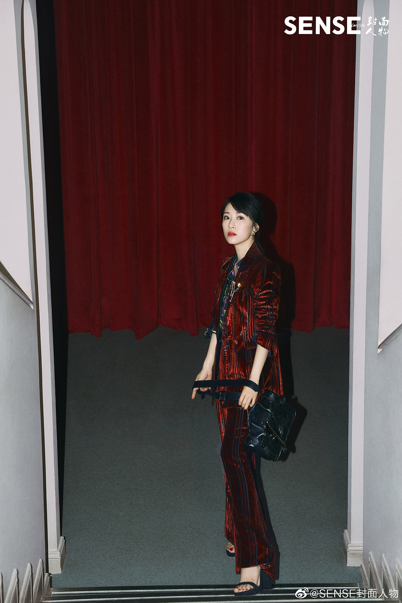 摄影:贾睿 修图:airretouch工作室