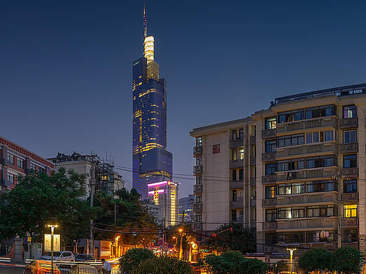 夜晚的紫峰