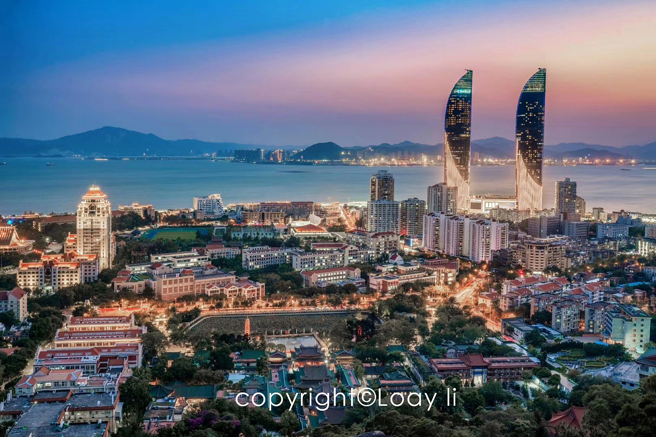 厦门双子塔夜景灯光航拍摄影