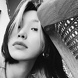 一枚女摄的头像
