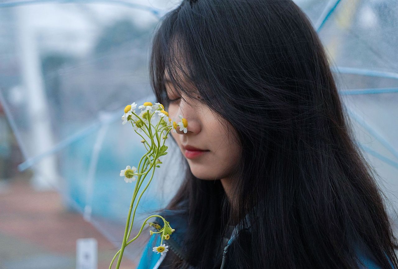 第一场春雨🌧️（图ZMzMwNjQzNTk2） - 人像摄影 - 站酷设计师寒塘Y原创素材 - 站酷ZCOOL