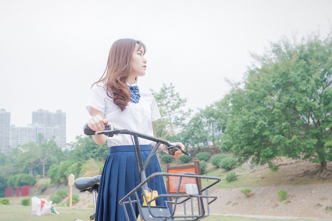 轻风吹拂 少女冲鸭٩(ˊᗜˋ*)و（图ZMTM5ODcxNzA0） - 人像摄影 - 站酷设计师是哒哒鸭原创素材 - 站酷ZCOOL