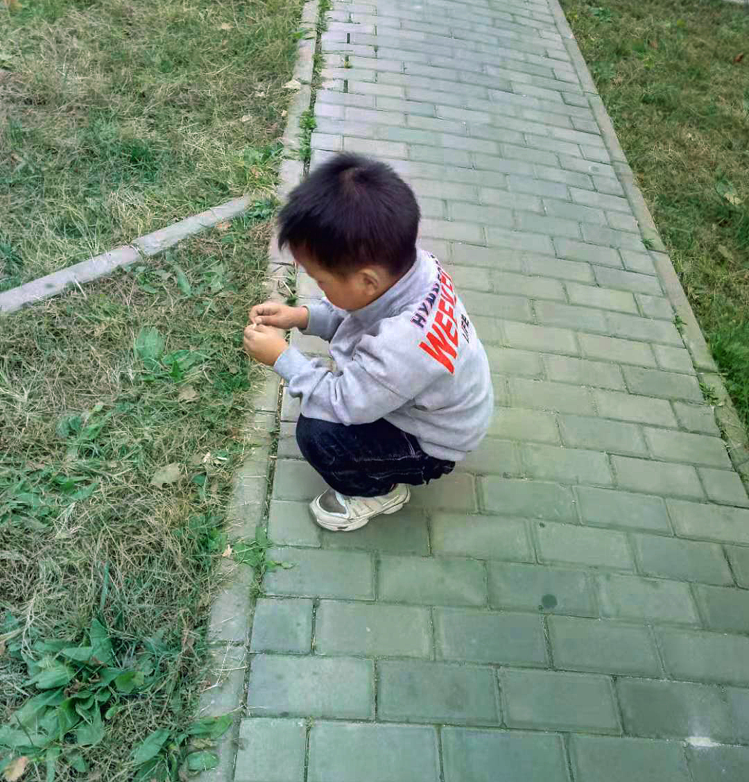 沉思的小少年（图ZMTg0NzU0MTM2） - 人像摄影 - 站酷设计师啊啦辞123原创素材 - 站酷ZCOOL