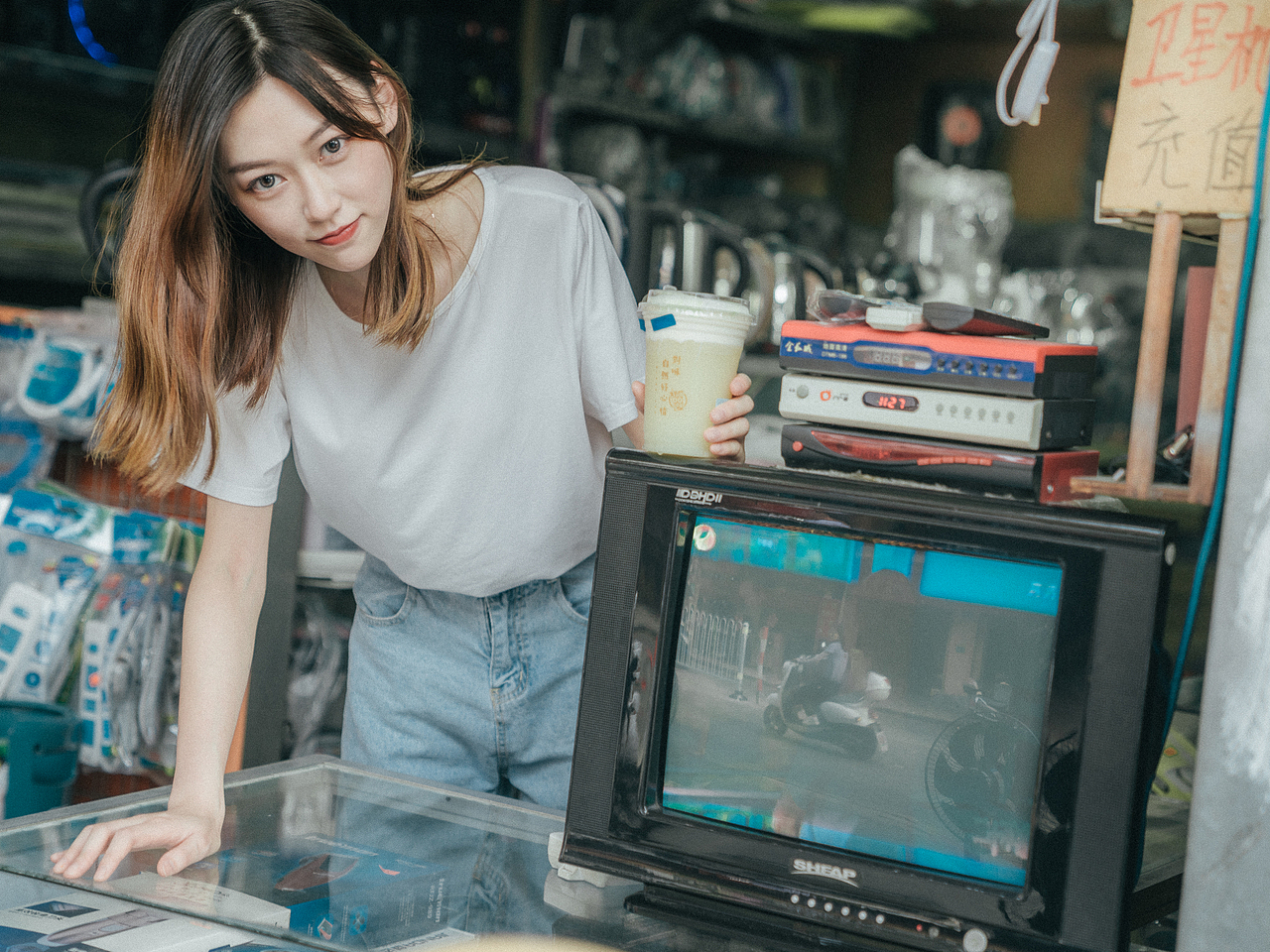 老程老街（圖ZMjY1NjY4MjAw） - 人像攝影 - 站酷設(shè)計師Ben粒原創(chuàng)素材 - 站酷ZCOOL