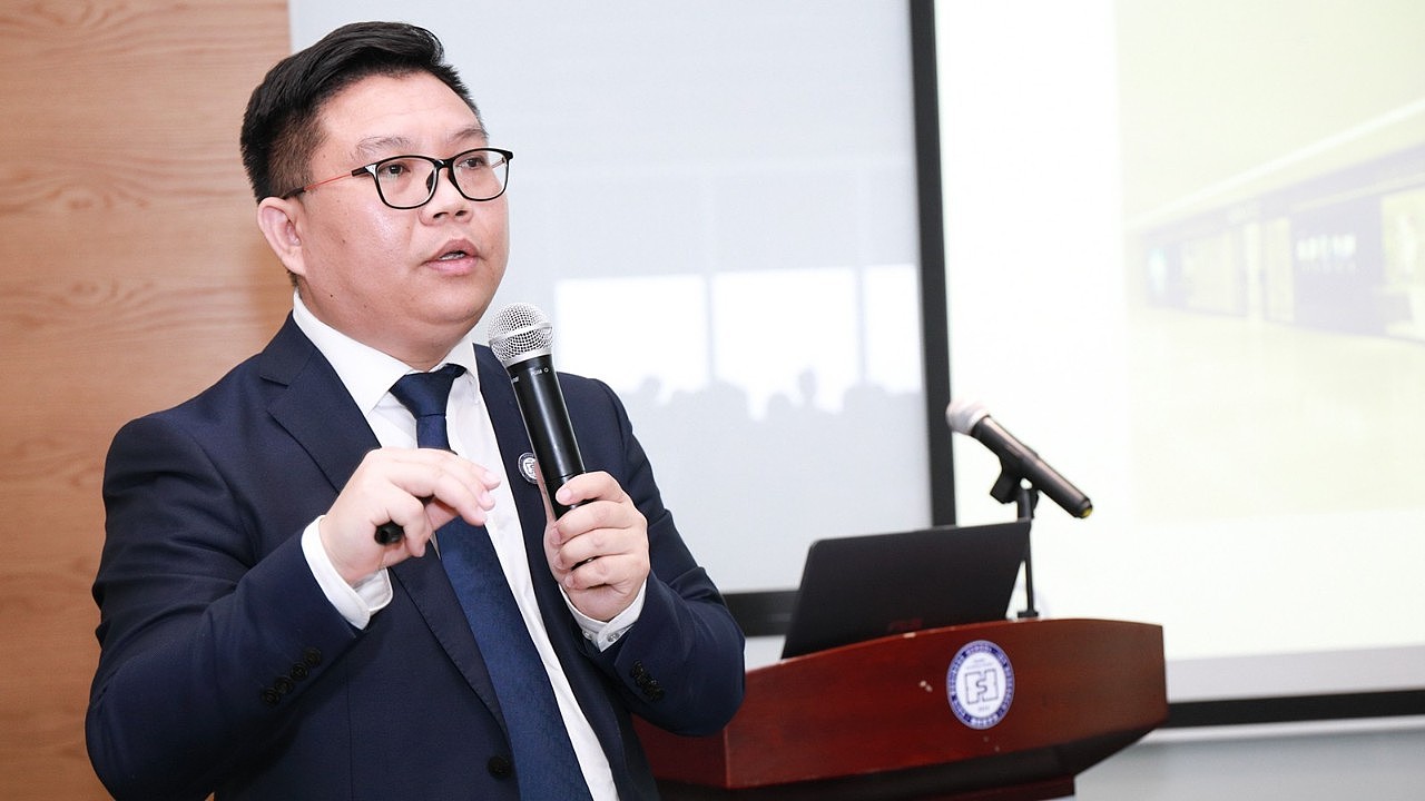 瑞时董事长谢群斐