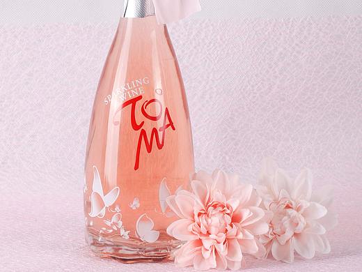 TOMA起泡酒产品商业摄影（个人主页-ZMzgxMDMzMjg=） - 产品摄影 - 站酷设计师溪溪猪原创素材 - 站酷ZCOOL