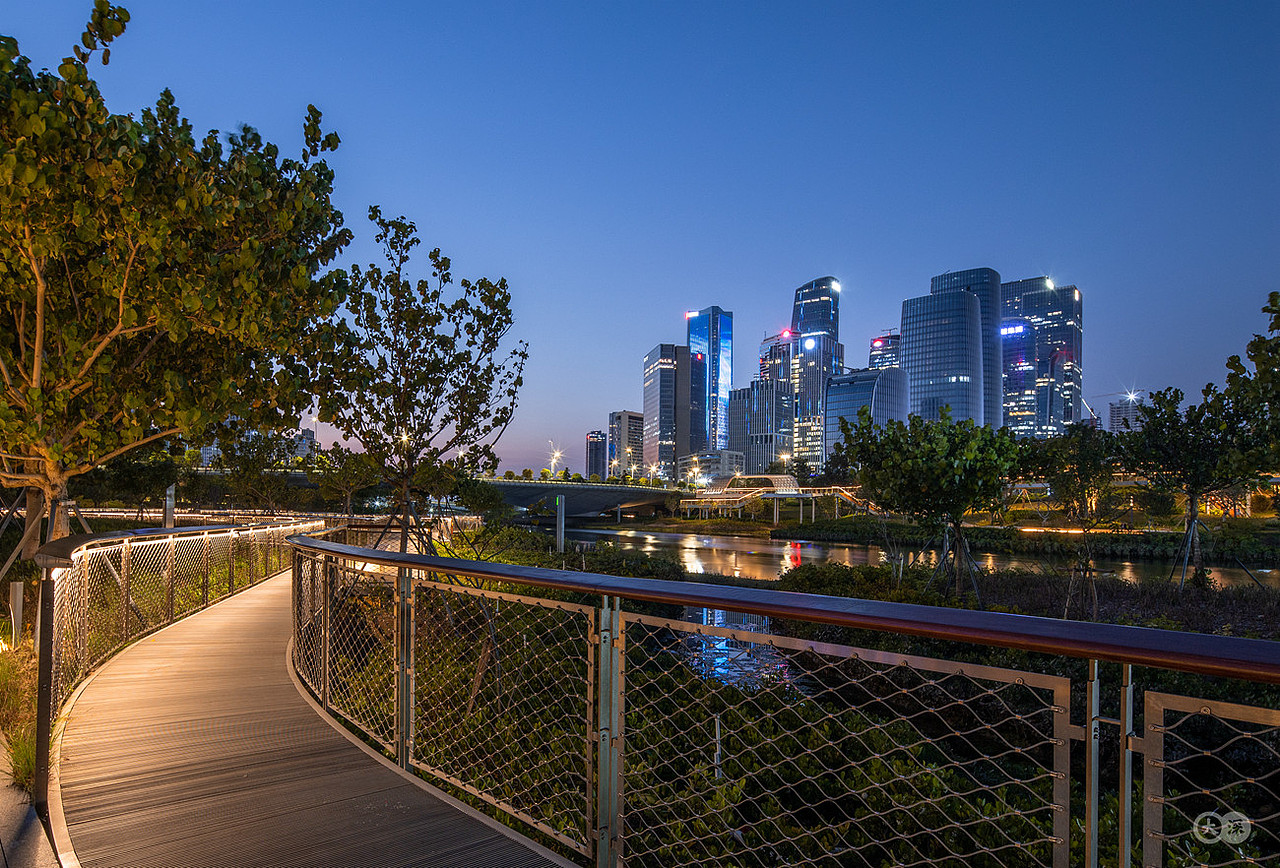 桂湾公园景观摄影|躺在地面的前海新地标