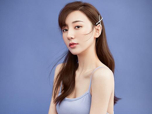 🦄 你的温柔～是一点克莱因的蓝加莫奈的灰