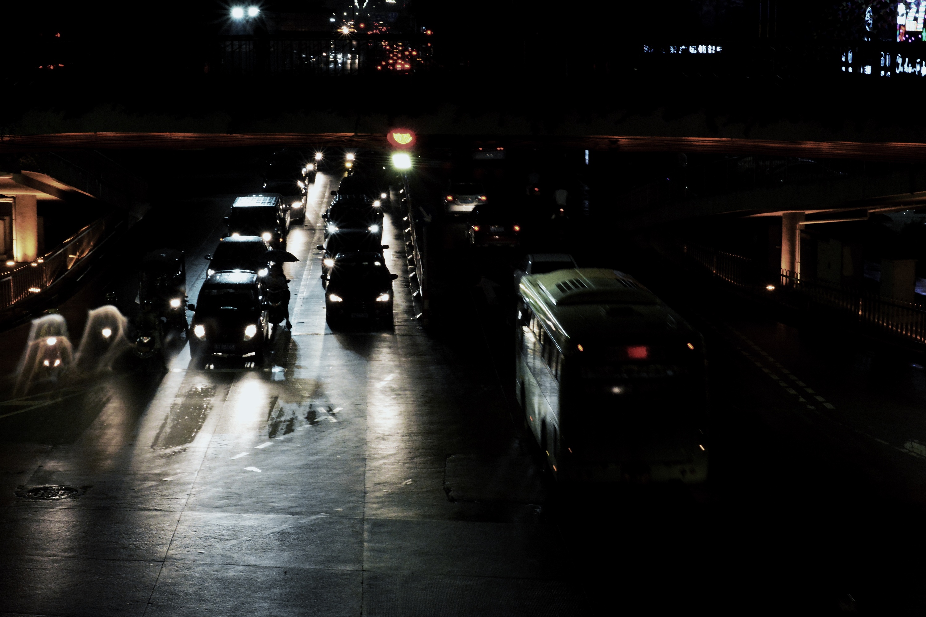 孤独的城市|摄影|人像摄影|helloyuhua - 原创作品 - 站酷 (ZCOOL)