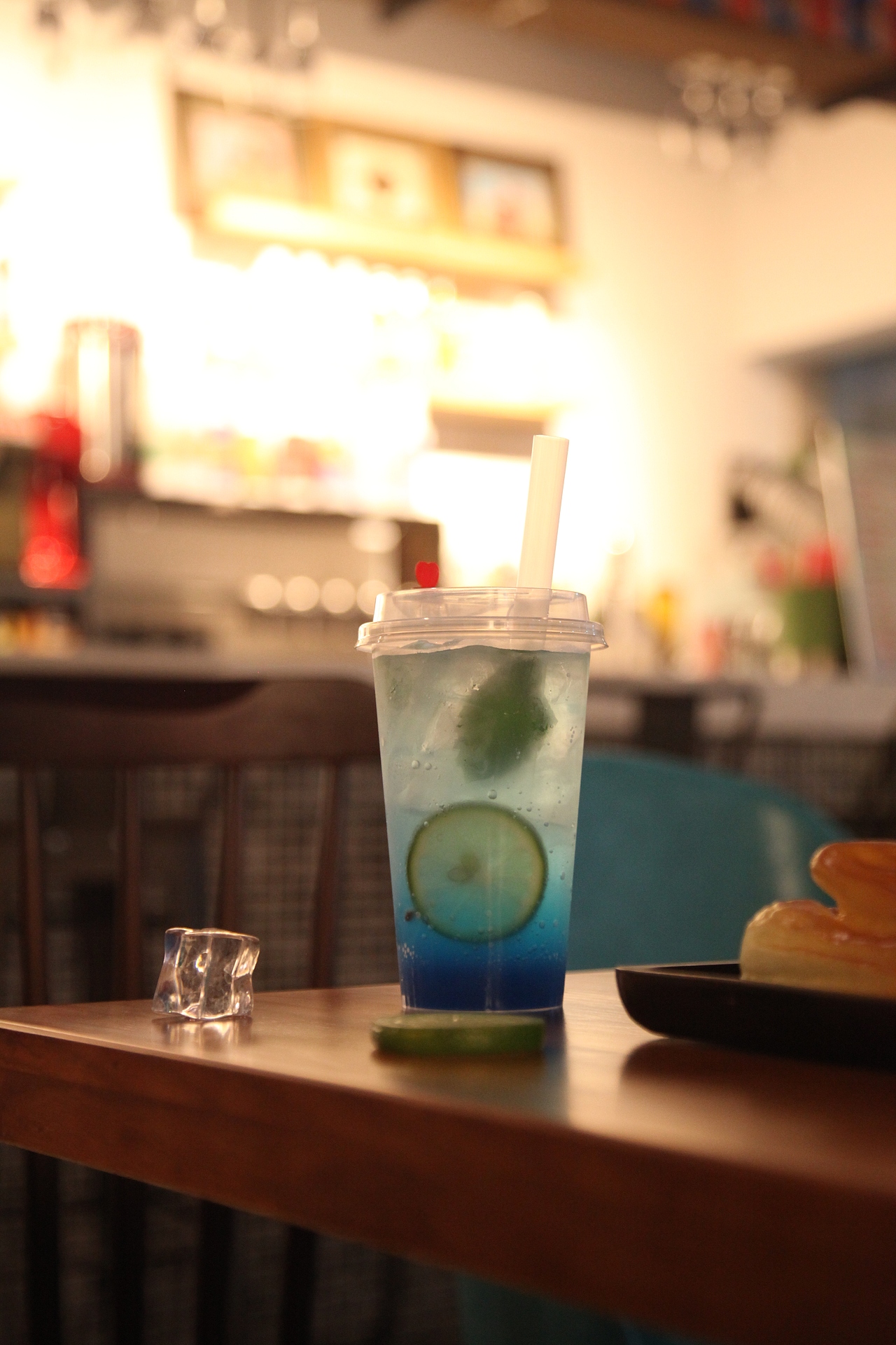 奶茶杯（图ZMjAyMTEzOTM2） - 产品摄影 - 站酷设计师PeterParkerPeng原创素材 - 站酷ZCOOL