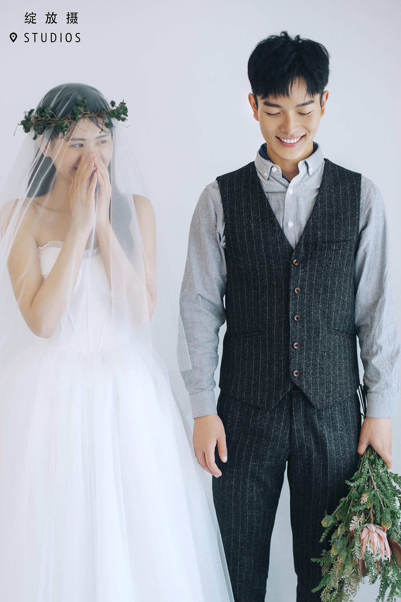 温柔缱绻,森系室内婚纱照|摄影|婚礼摄影|绽放摄胶片摄影_原创作品