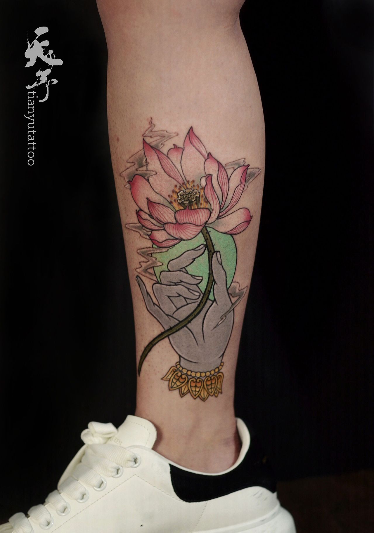 佛手持莲仙气飘飘天予刺青火龙作品
