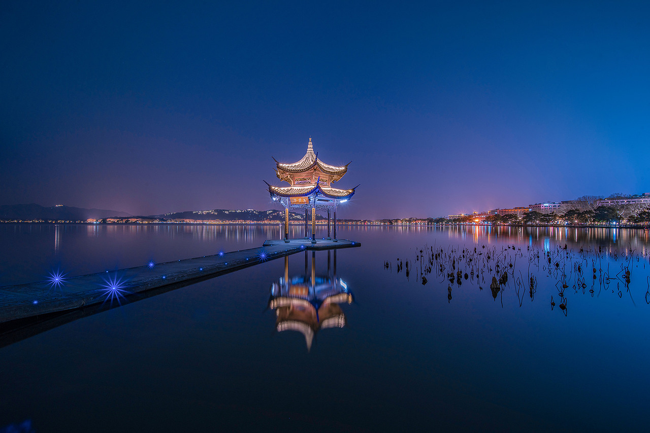 杭州西湖夜景（图ZMjMxNjE4MTI0） - 环境/建筑摄影 - 站酷设计师焦典摄影原创素材 - 站酷ZCOOL