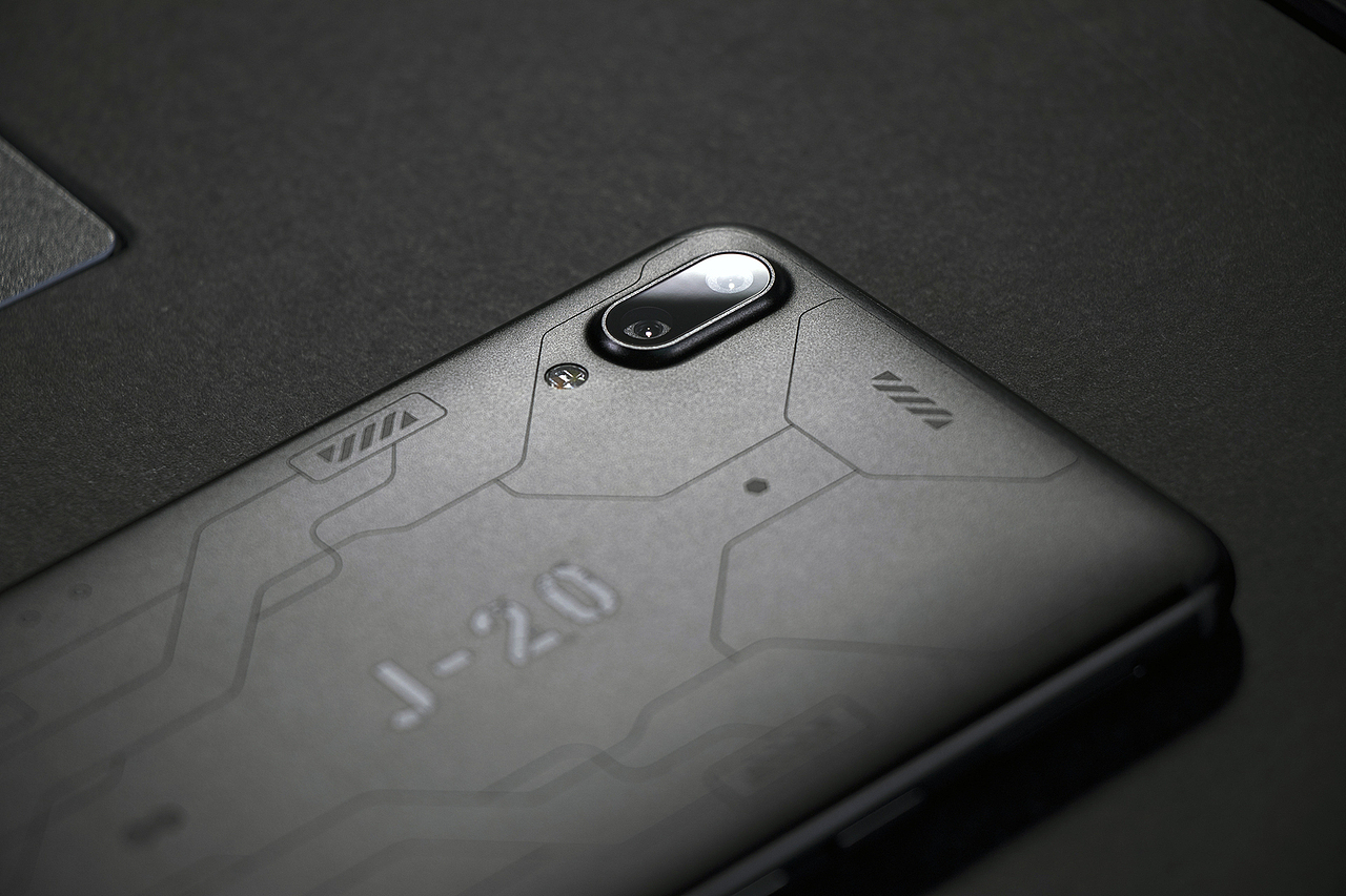 魅蓝E3歼-20版本图赏