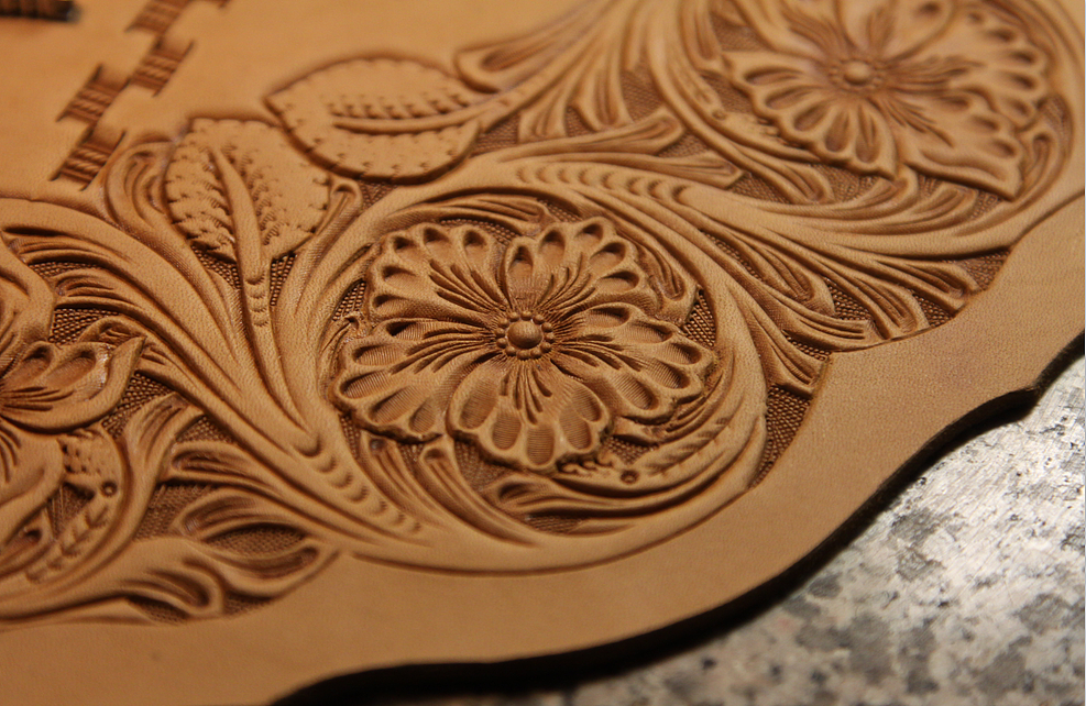 匠心——手工皮具 女款手包 手工包是如何诞生的（图ZMjM4MDY3MjQ=） - 工艺品设计 - 站酷设计师皮雕达人原创素材 - 站酷ZCOOL